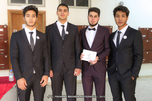 على اليمين " محمد الزوبية ،" كامل أكرم " مقدّم الحفل ، " مروان الحويك " و " عبدالرحمن الزوبية "